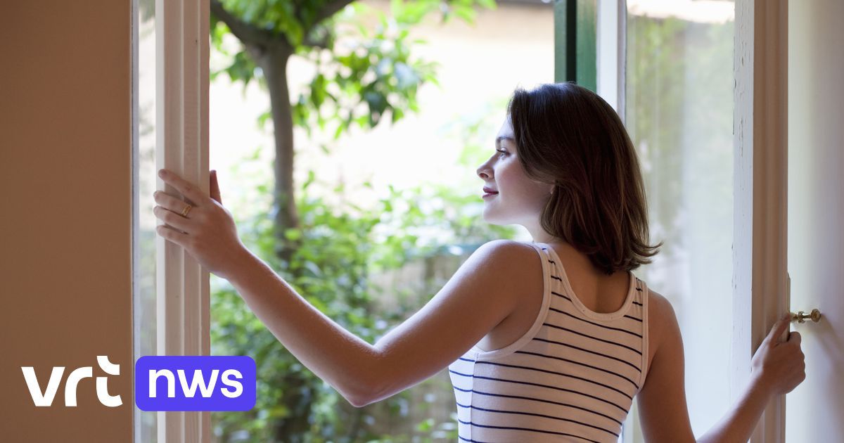 Fenêtres ouvertes ou fenêtres fermées ? : "Ce sera un choix difficile entre ventilation et économie d'énergie cet hiver", estime le virologue