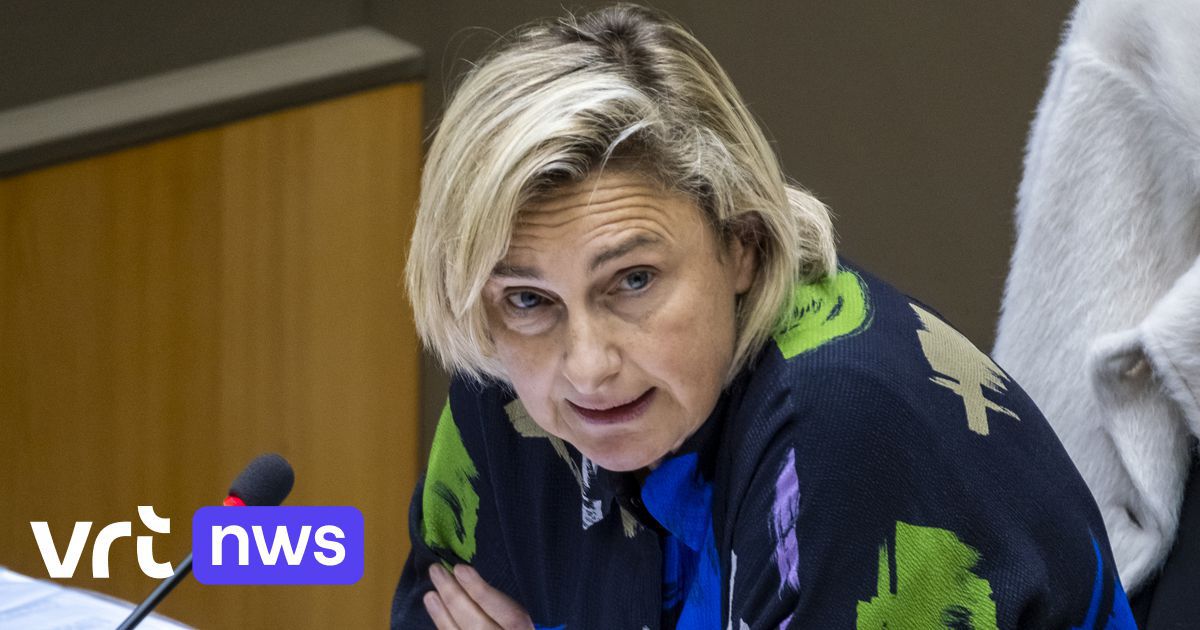 Les pourparlers budgétaires interrompus samedi après que le ministre de la Santé est tombé inconscient