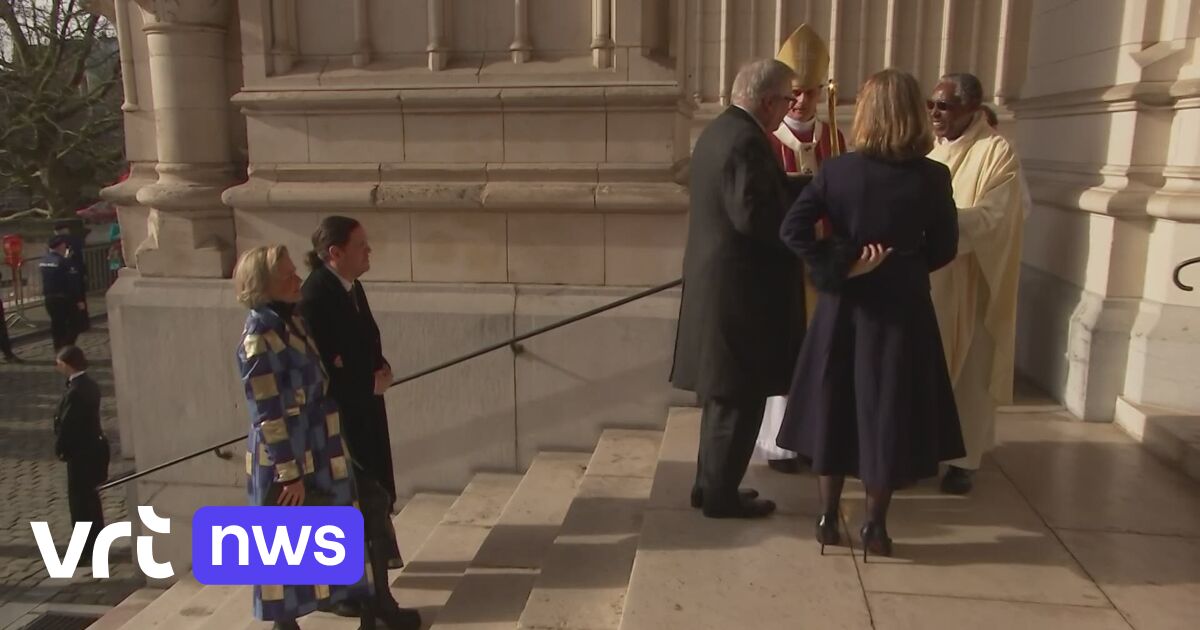 Les membres de la famille royale assistent à la messe de requiem pour leurs proches décédés
