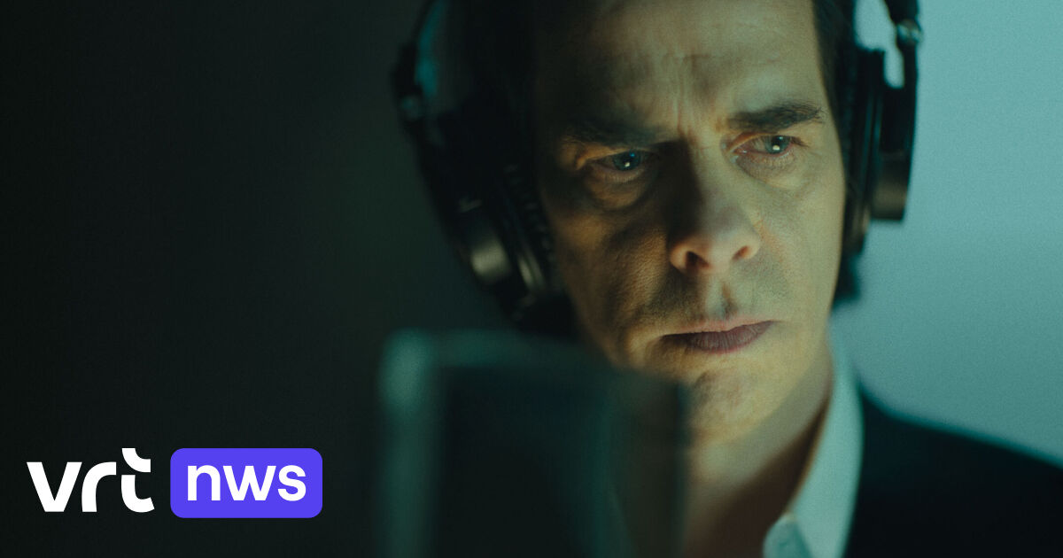 Le musicien rock Nick Cave inaugure à Bruxelles une nouvelle exposition de sculptures en céramique (VIDEO)