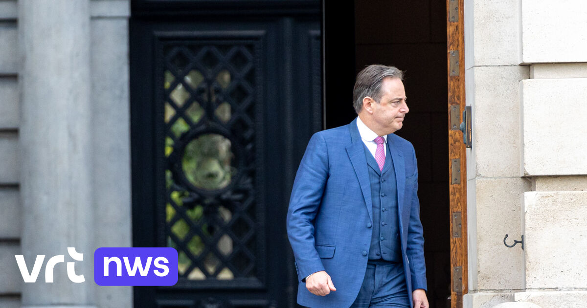 Les socialistes flamands veulent renvoyer M. De Wever à la planche à dessin