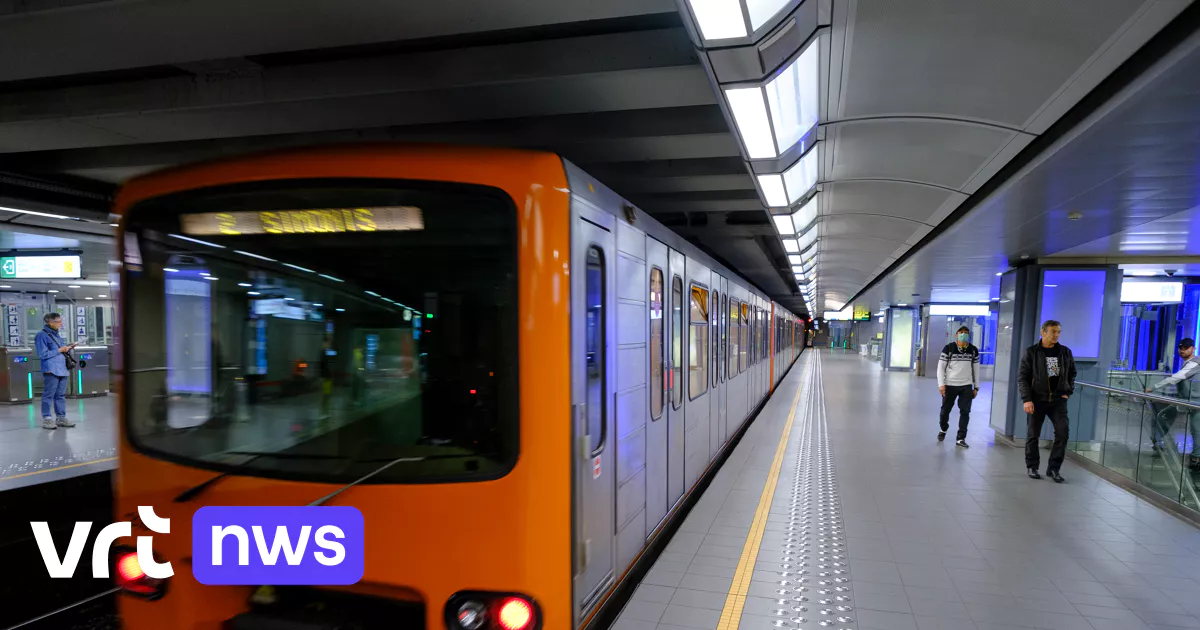 Des personnes surprises en train de marcher sur les voies du métro plus de 420 fois l'année dernière