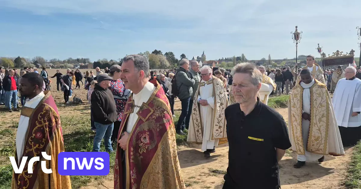 Le concours équestre traditionnel du lundi de Pâques à Hakendover attire les foules (VIDÉO)