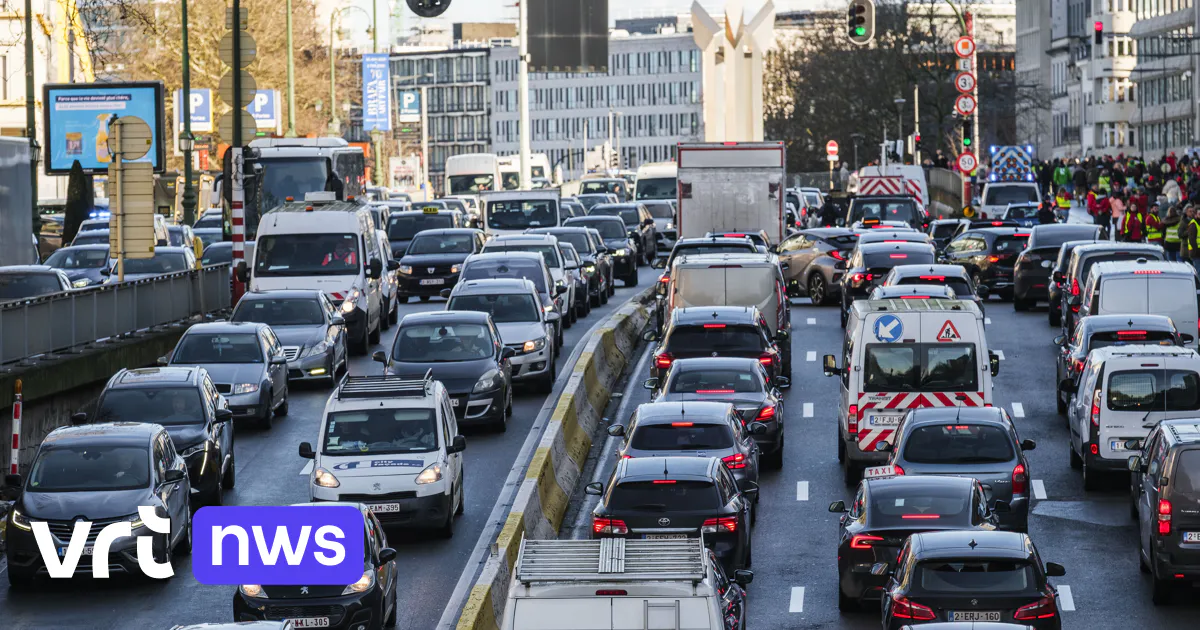 Que contient l'accord énergétique du gouvernement pour aider les personnes aux prises avec leurs factures de carburant ?