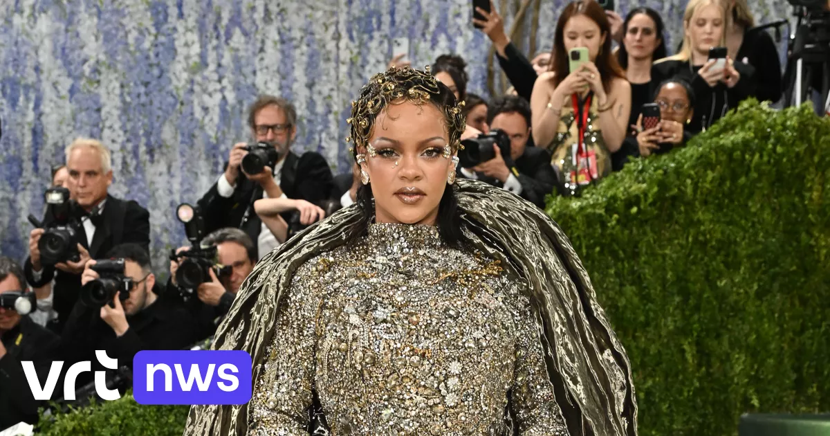 Rihanna porte une robe inspirée de l'architecture flamande au Met Gala