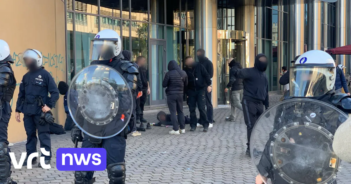 Arrestations alors que des jeunes émeutiers affrontent la police à Bruxelles-Sud (VIDEO)
